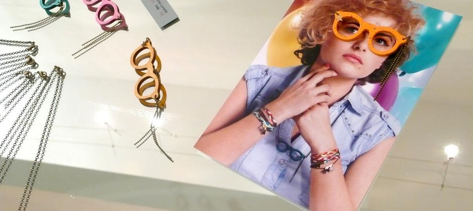 http://www.geminia.fr/
Nous on like!
https://www.facebook.com/geminia.desbijoux?fref=ts