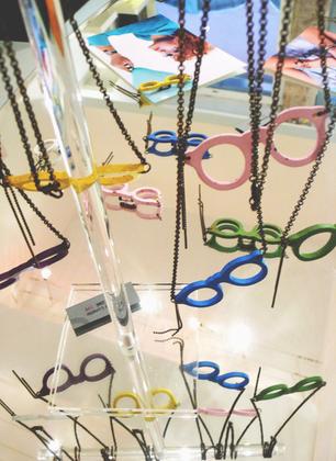 http://www.geminia.fr/
Nous on like!
https://www.facebook.com/geminia.desbijoux?fref=ts